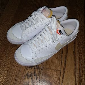 Womens Nike Blazer Low Top